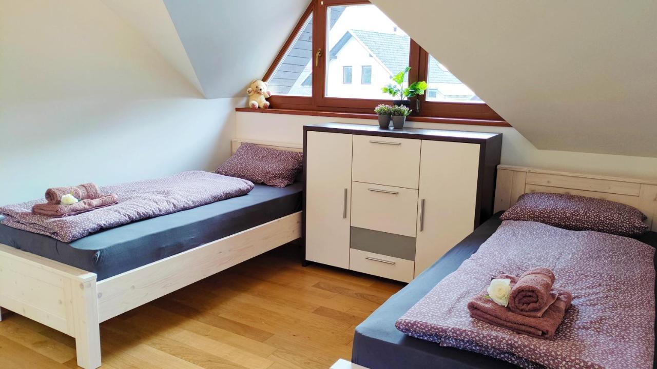 Apartmaji Dora 莫斯特拉纳 外观 照片