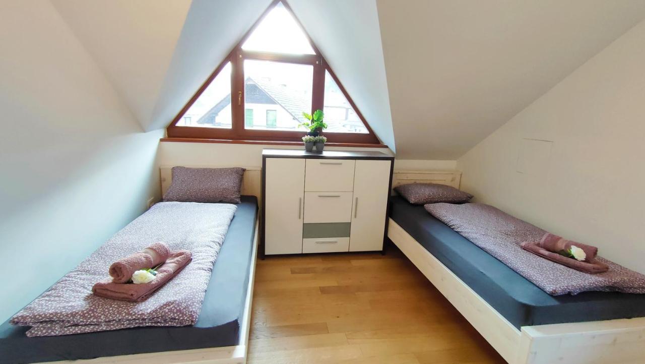 Apartmaji Dora 莫斯特拉纳 外观 照片