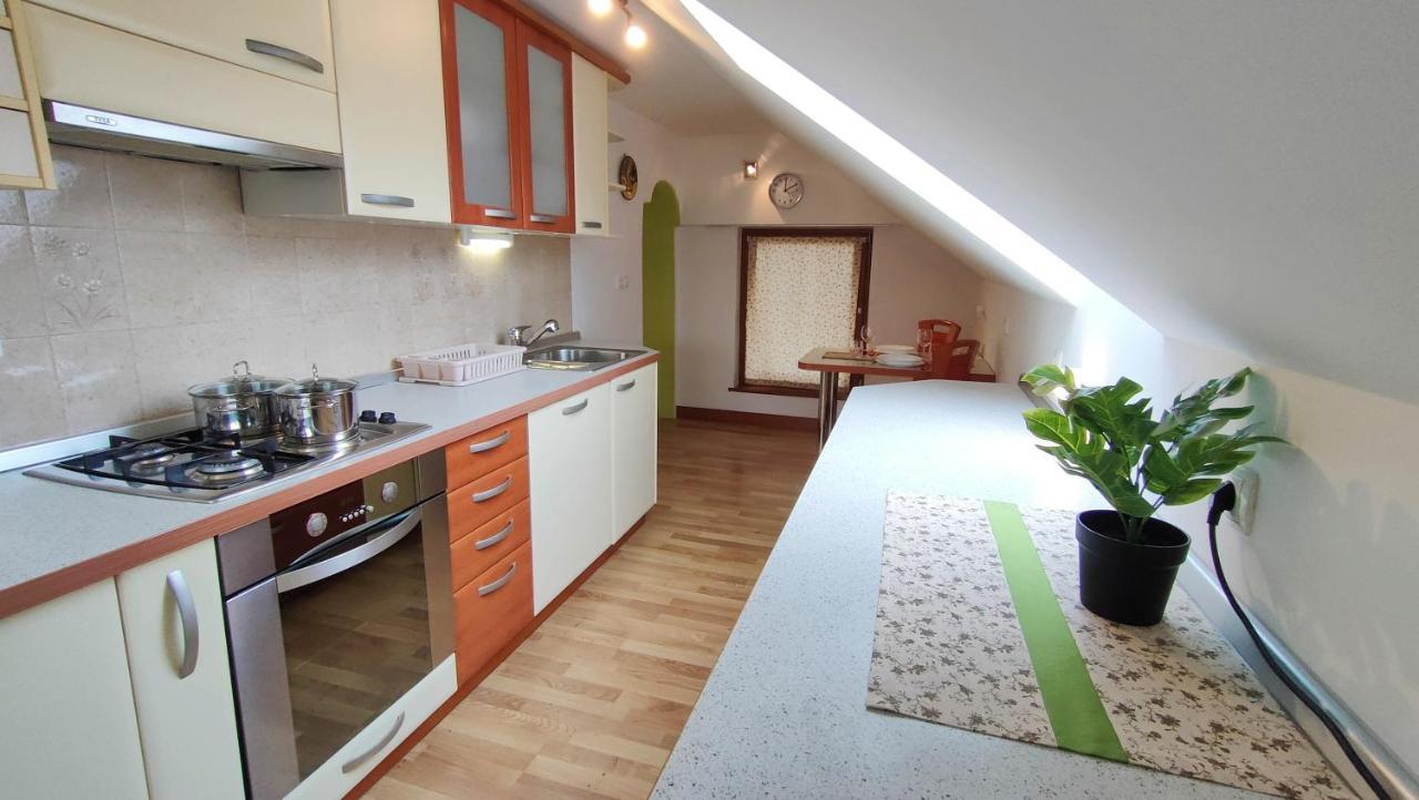 Apartmaji Dora 莫斯特拉纳 外观 照片